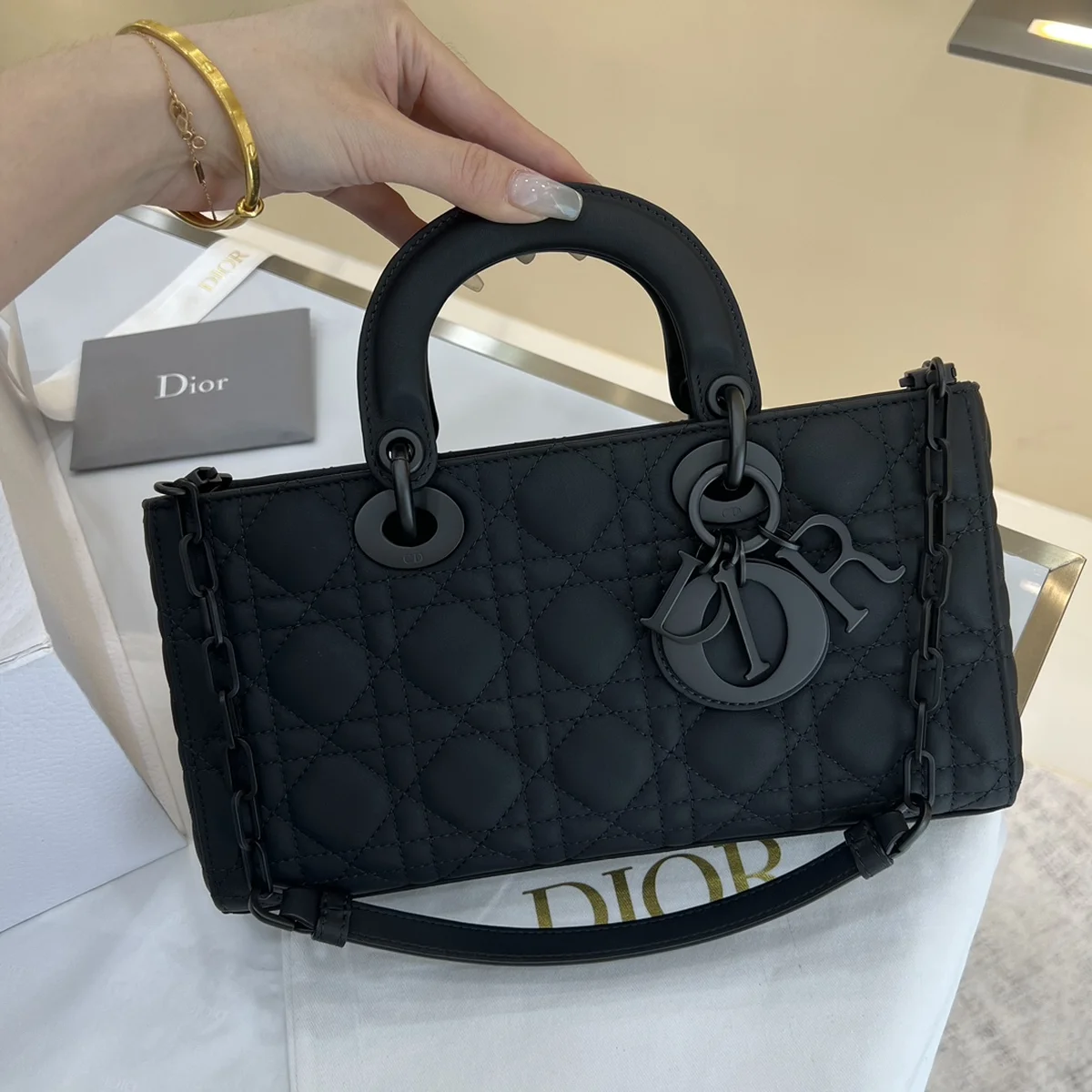 高仿包包Dior Lady 黑色 小牛皮斜挎包MM-M0540正品級別-貨到付款