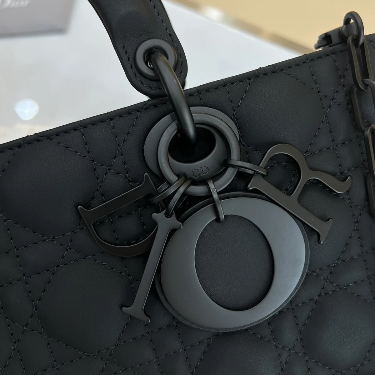 高仿包包Dior Lady 黑色 小牛皮斜挎包MM-M0540正品級別-貨到付款