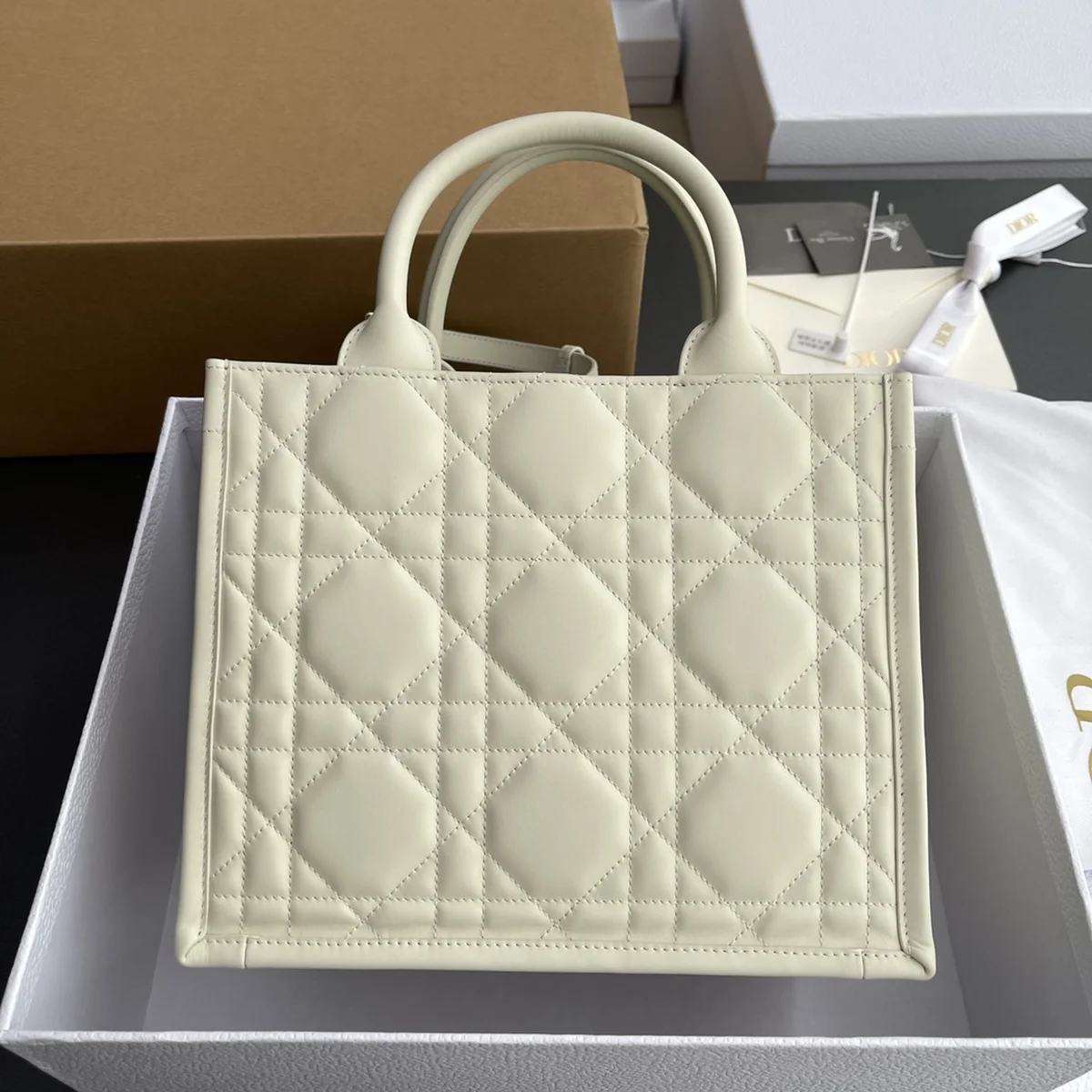 高仿奢侈品包Dior Book 奶白色托特包包PM-M1325正品級別-貨到付款