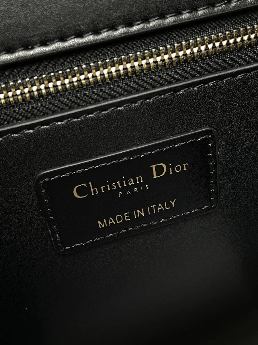 高仿奢侈品包Dior 30 Montaigne 黑色 小牛皮斜挎包MM-M9203正品級別-貨到付款