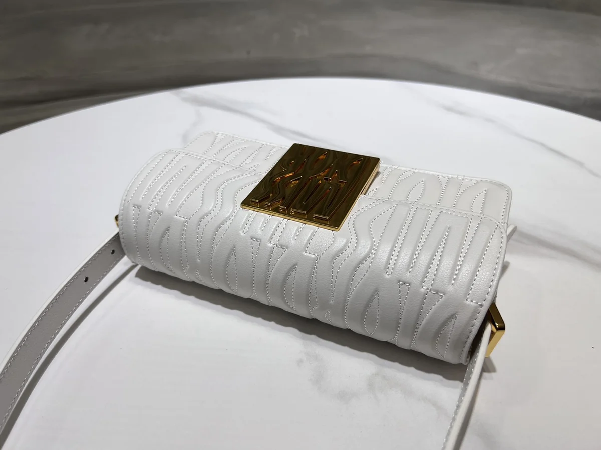 高仿包直銷Dior Miss 白色 小牛皮 翻蓋肩背袋PM-M2610正品級別-貨到付款
