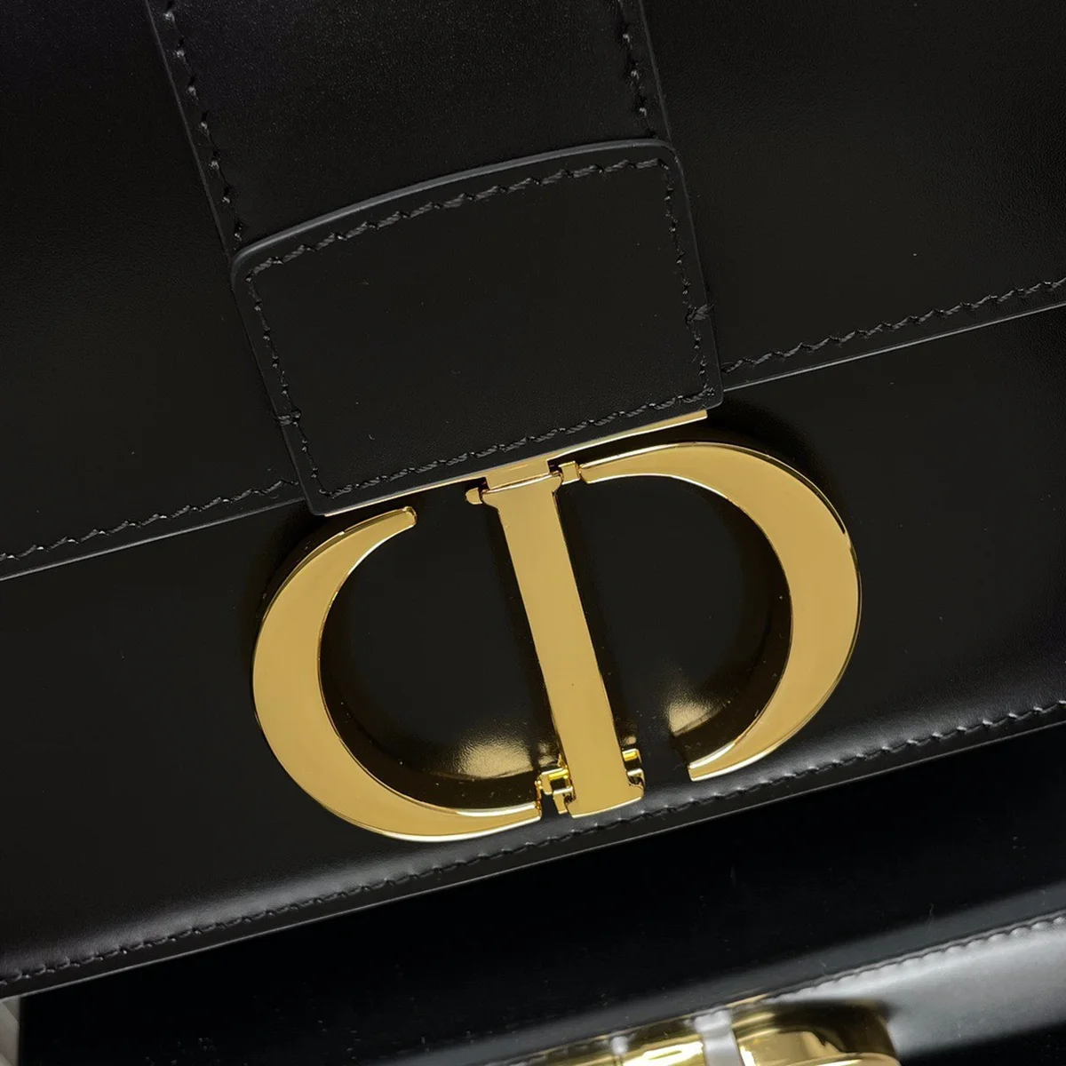 高仿奢侈品包Dior 30 Montaigne 黑色 小牛皮斜挎包MM-M9203正品級別-貨到付款