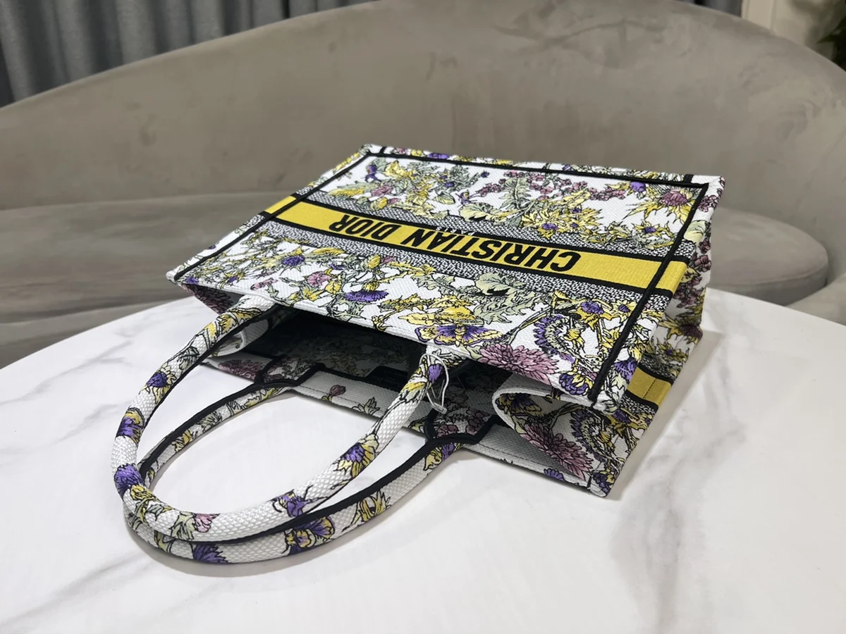 高仿包批發Dior Book 奶白托特包包MM-M1296正品級別-貨到付款