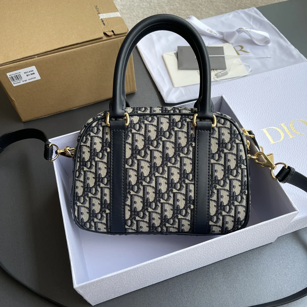 高仿名牌包Dior D-Vibe 藍色 皮革斜挎包MM-M1340正品級別-貨到付款