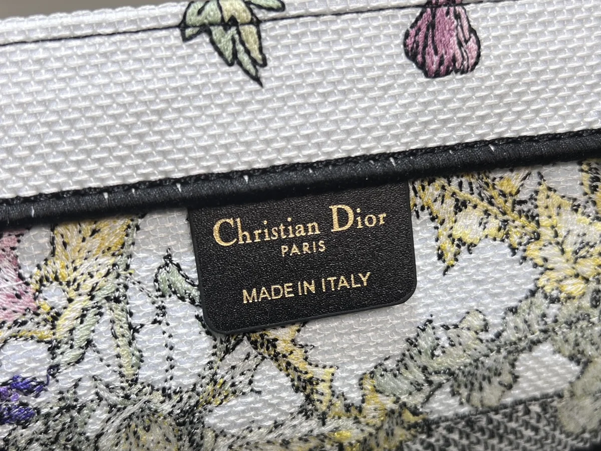 高仿包批發Dior Book 奶白托特包包MM-M1296正品級別-貨到付款