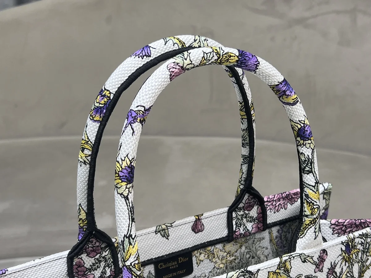 高仿包批發Dior Book 奶白托特包包MM-M1296正品級別-貨到付款