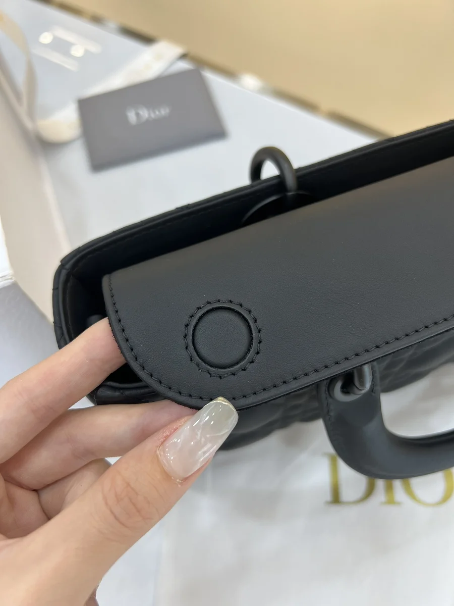 高仿包包Dior Lady 黑色 小牛皮斜挎包MM-M0540正品級別-貨到付款