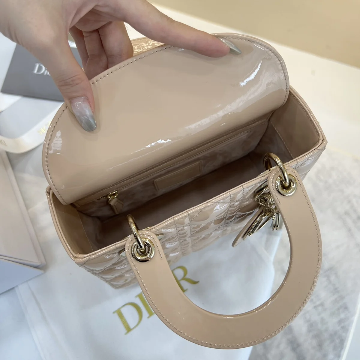 高仿名牌包Dior Lady 米色斜挎包PM-M0531正品級別-貨到付款
